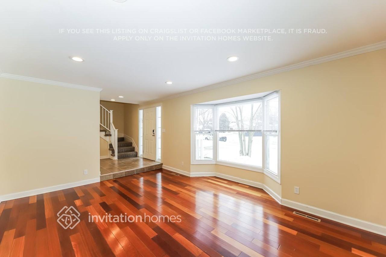 1248 Rosewood Ln - Photo 4 of 18