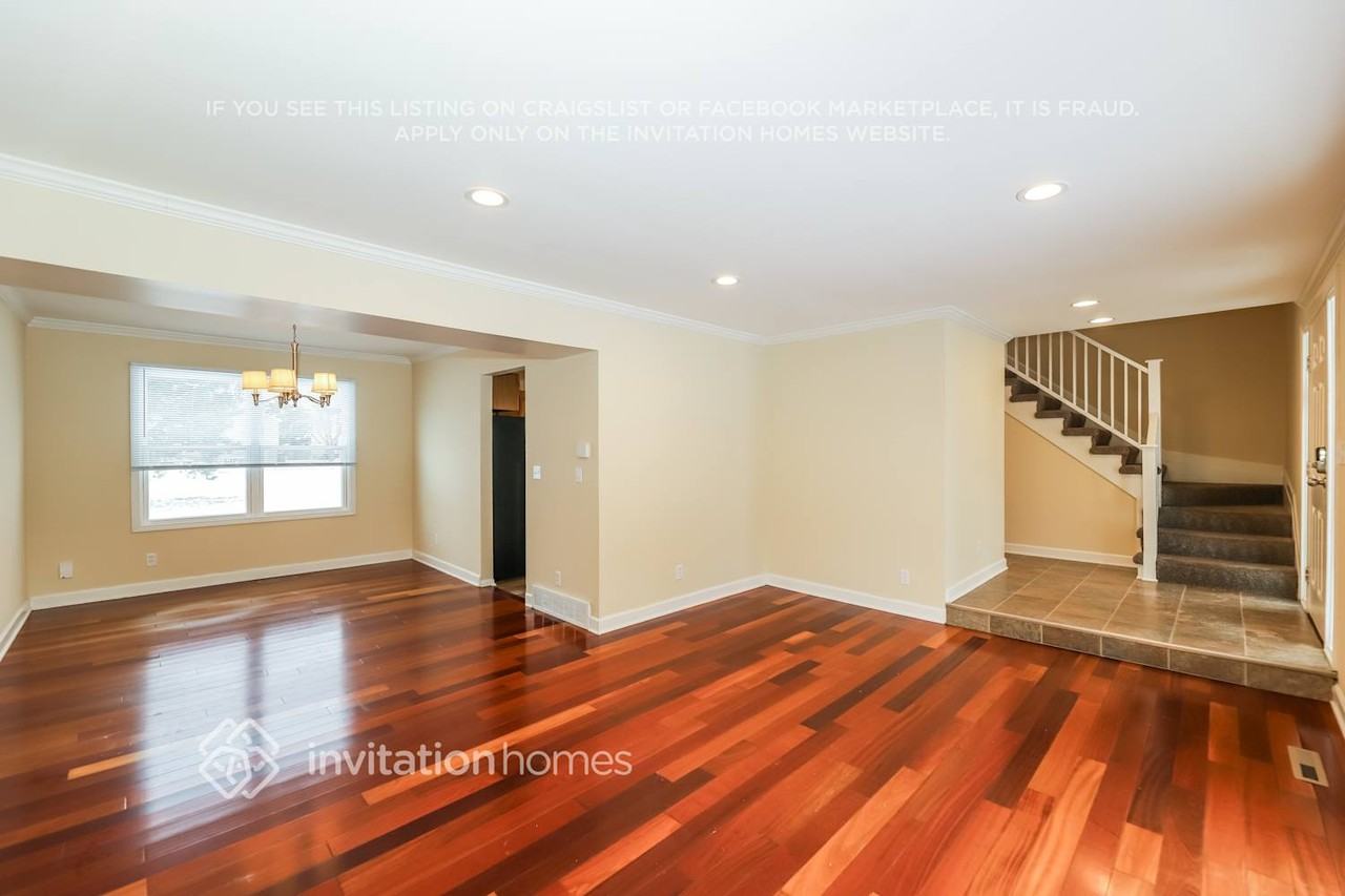 1248 Rosewood Ln - Photo 5 of 18