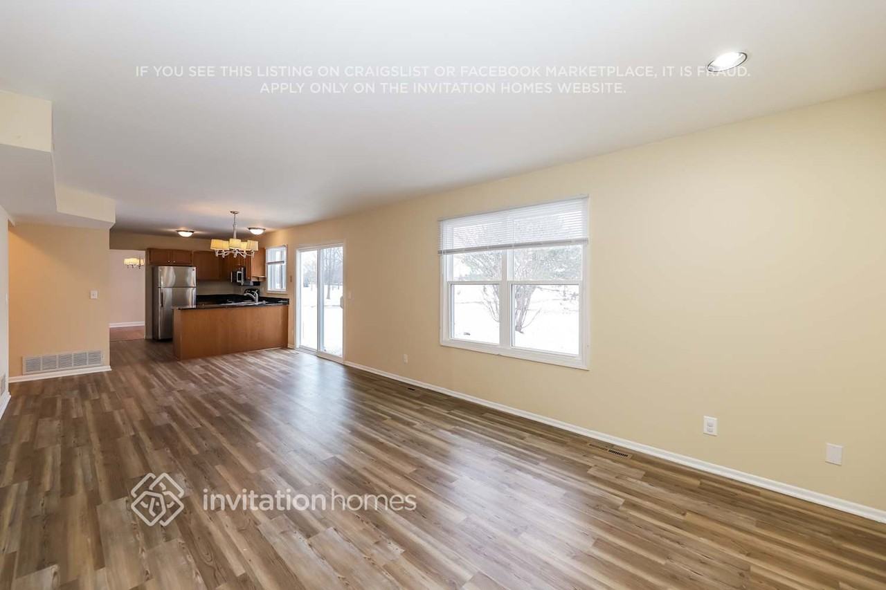 1248 Rosewood Ln - Photo 7 of 18