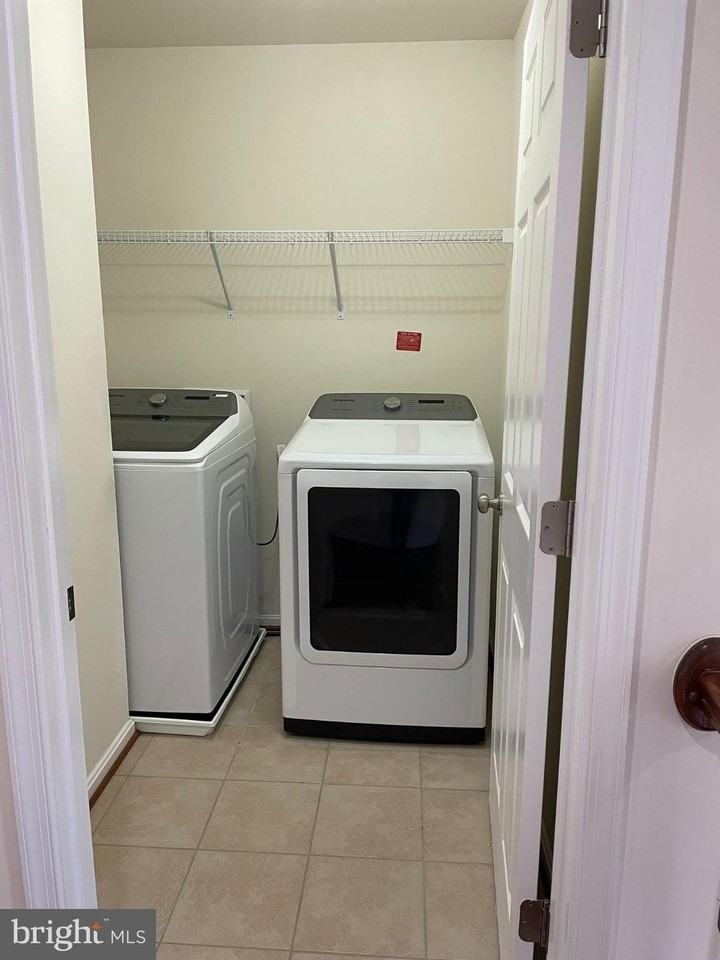 22167 Napier Terrace - Photo 5 of 7