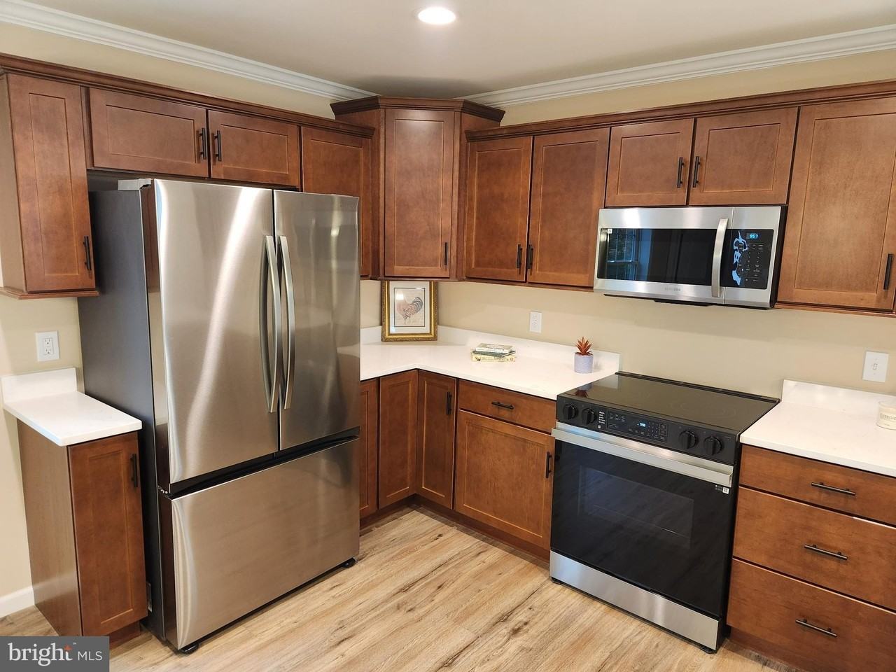 171 North Almond Street - Photo 5 of 19