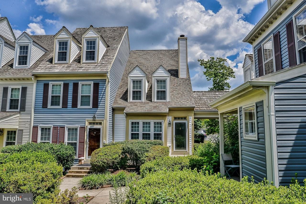 12817 Mill Brook Court - Photo 2 of 34