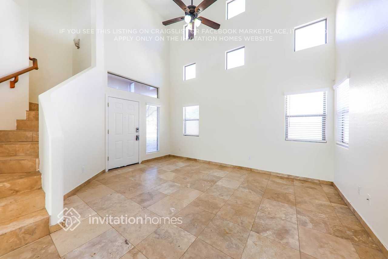 7111 North 77th Drive - Photo 6 of 18