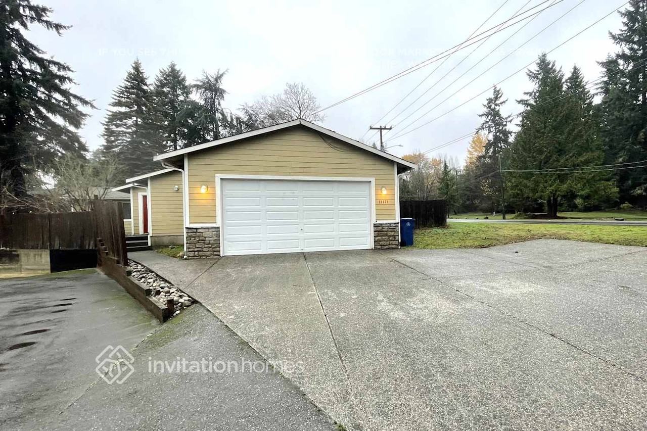 13421 Des Moines Memorial Dr S - Photo 2 of 24