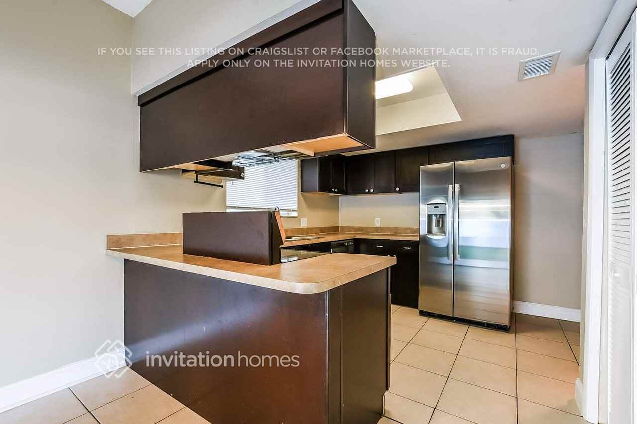 1074 Windsong Cir - Photo 7 of 18