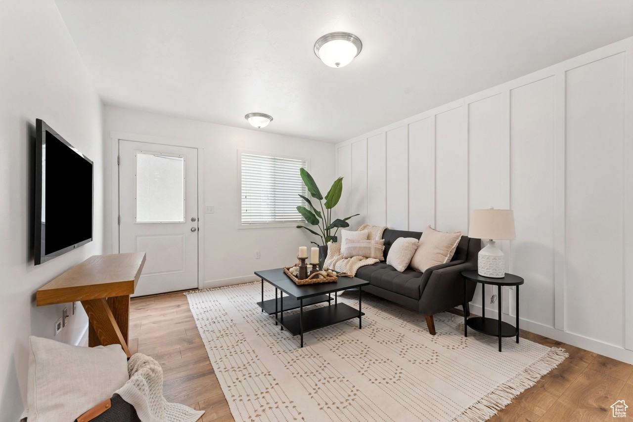 6819 Pomona Court - Photo 5 of 23