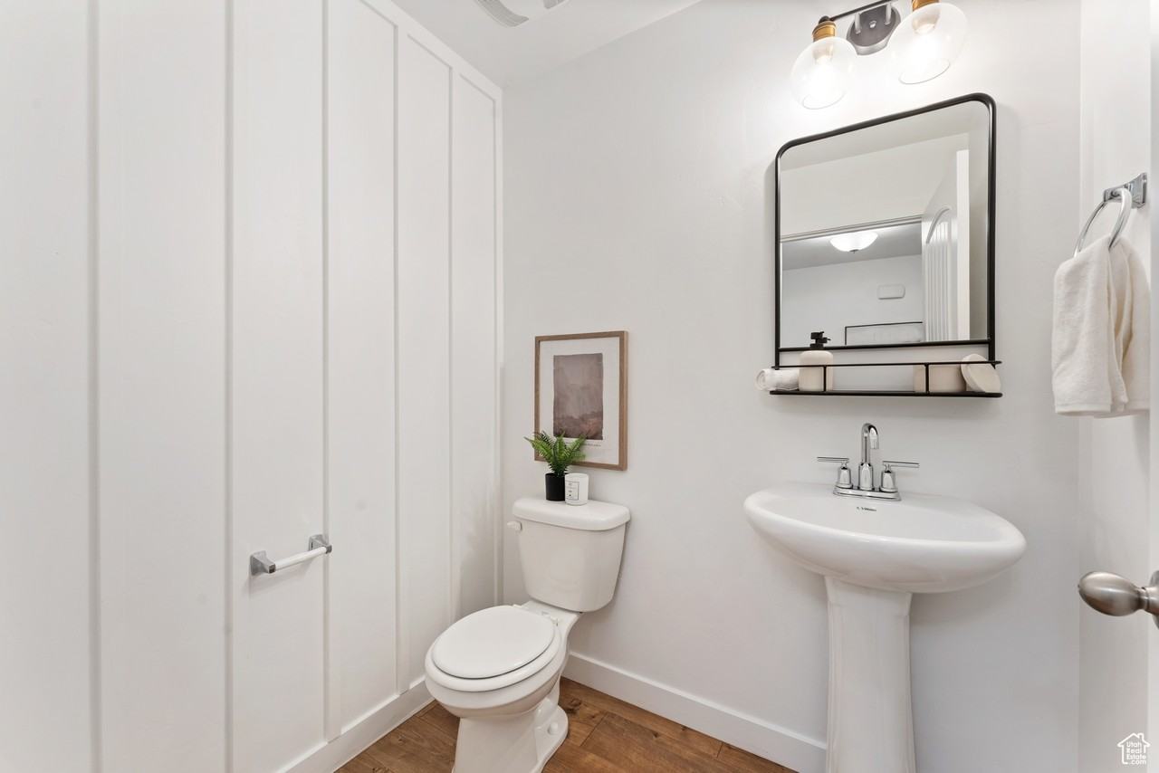 6819 Pomona Court - Photo 7 of 23