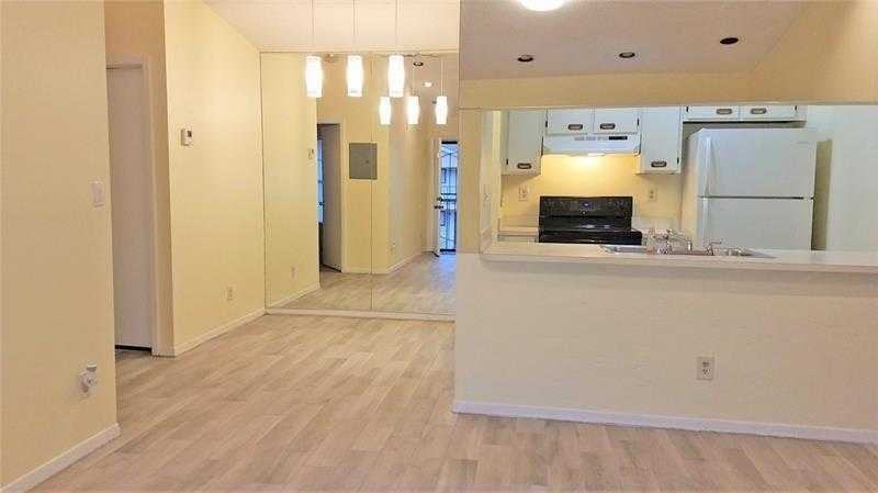 Boca Cove Cir - Photo 2 of 11