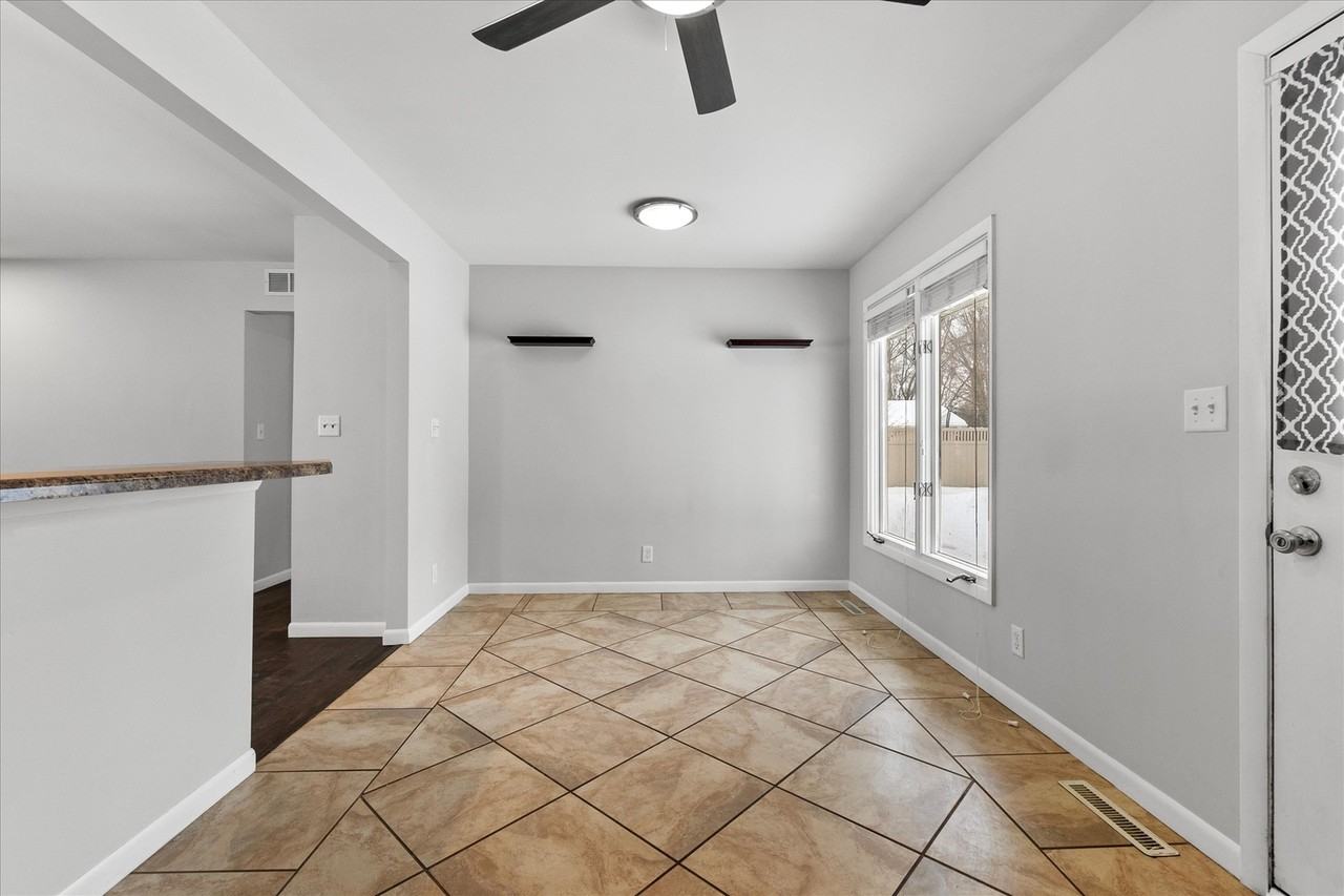 1328 Timberline Drive - Photo 5 of 17