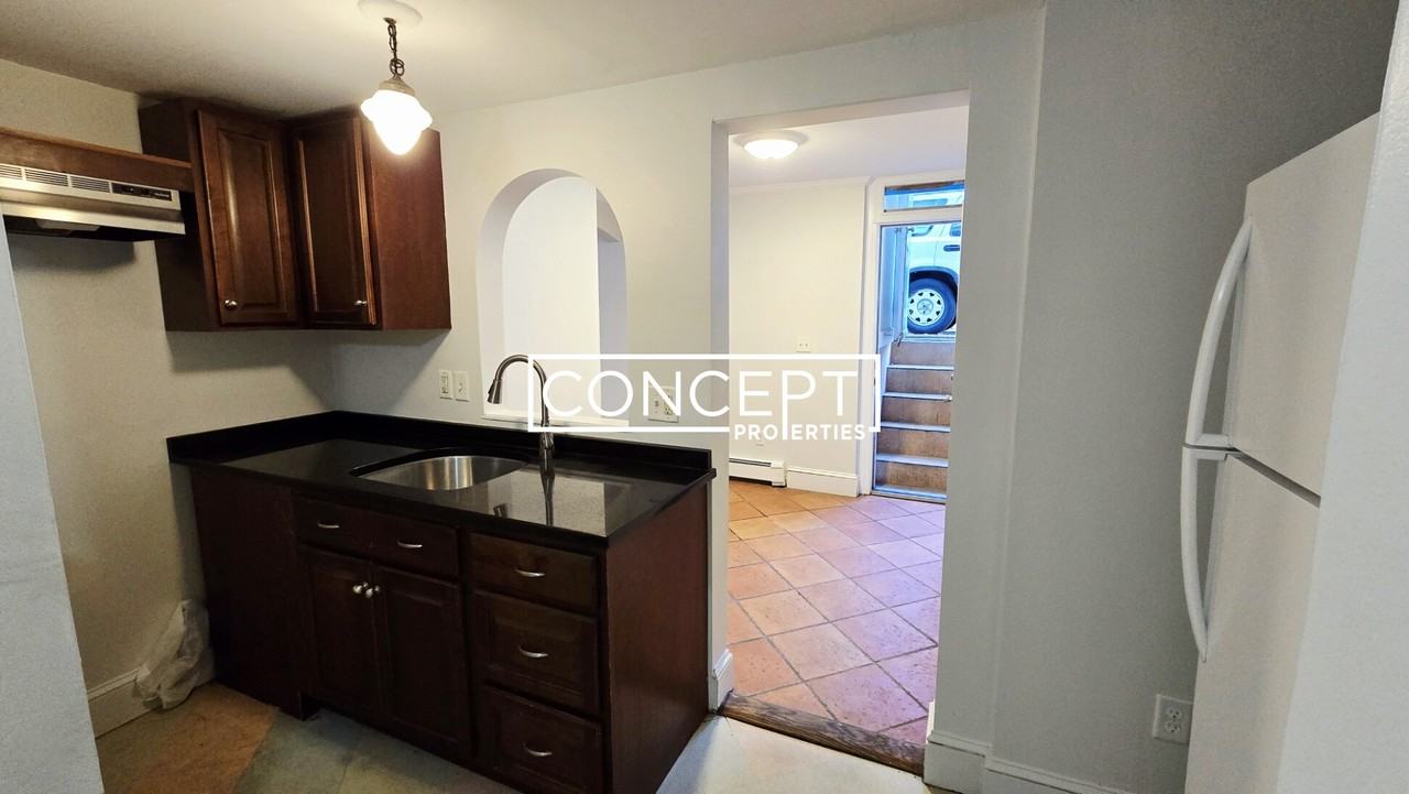 164 Auburn Street #2B - Photo 4 of 9