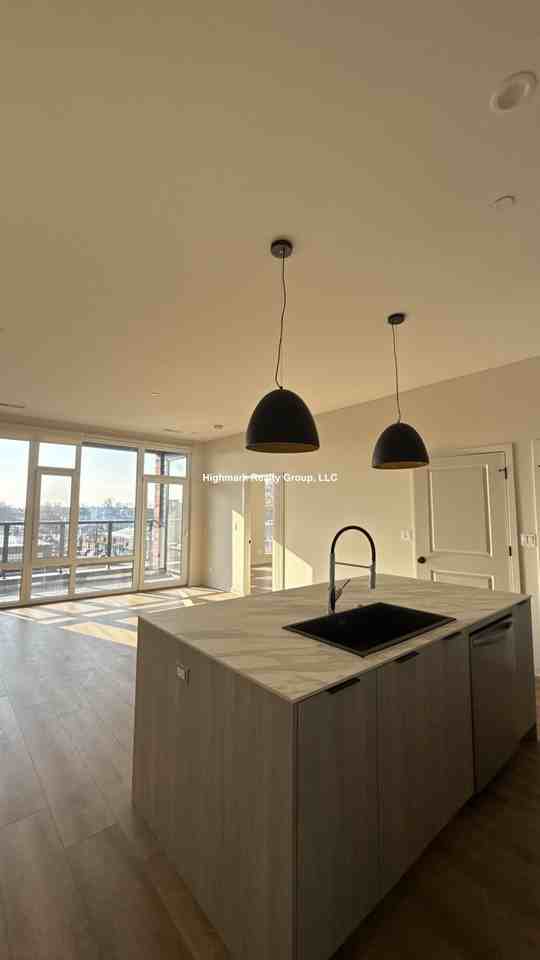 3207 N Narragansett Ave #306A