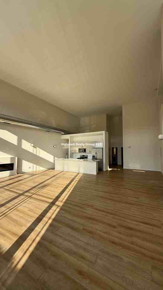 3207 N Narragansett Ave #103A