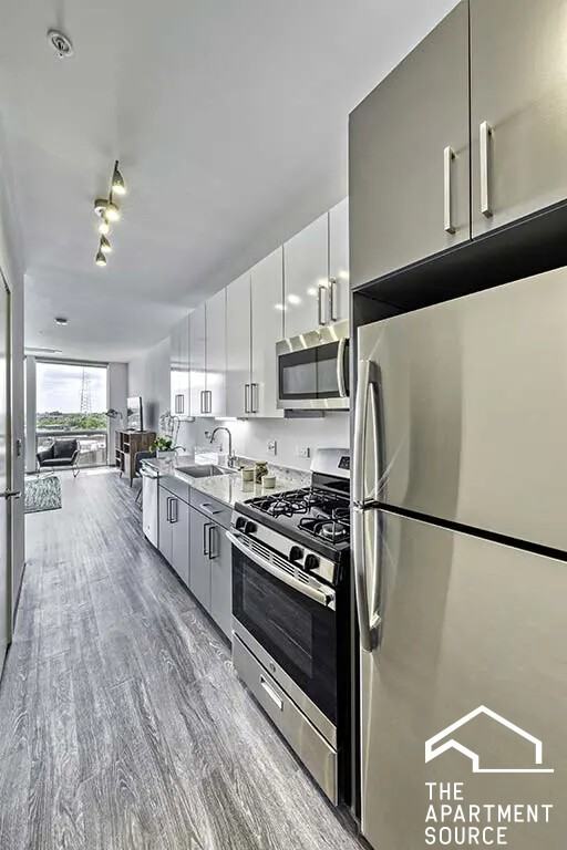 2340 N California Ave #413 - Photo 3 of 32