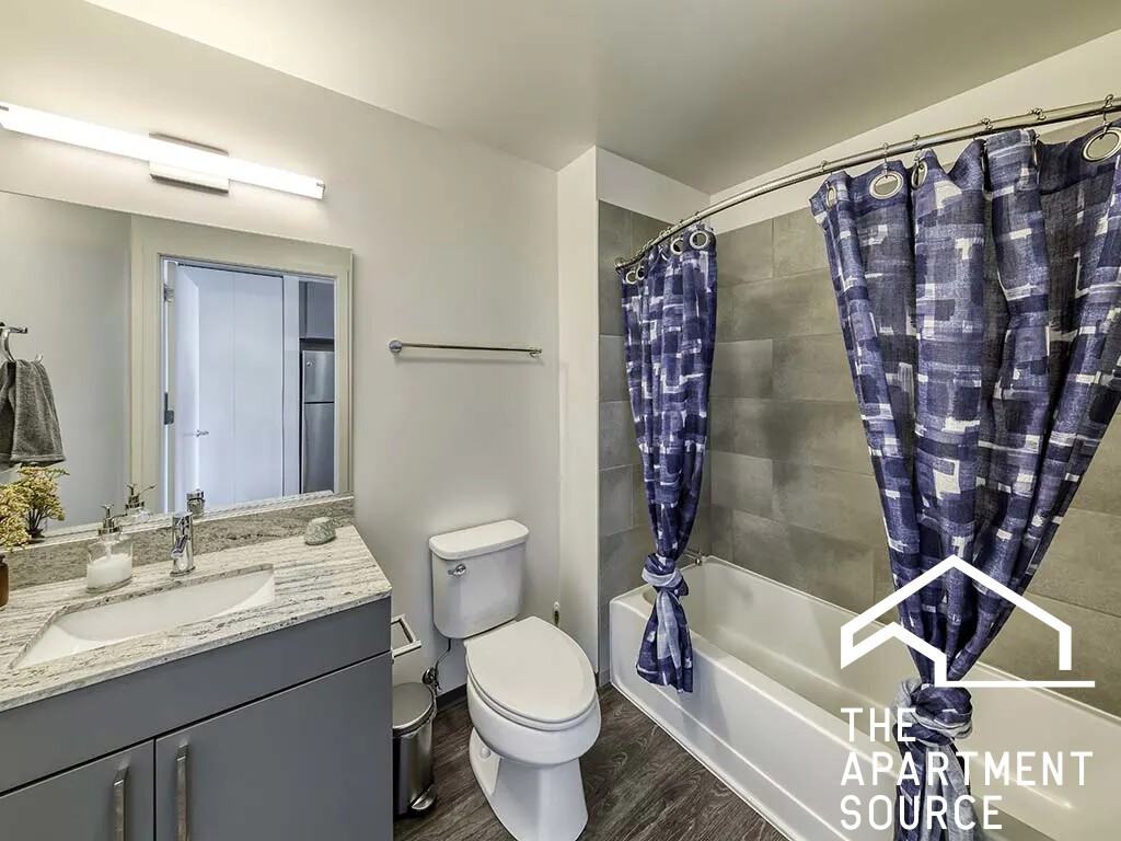 2340 N California Ave #413 - Photo 5 of 32