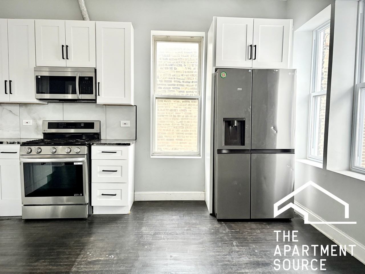 3539 W Grenshaw St #2 - Photo 3 of 10