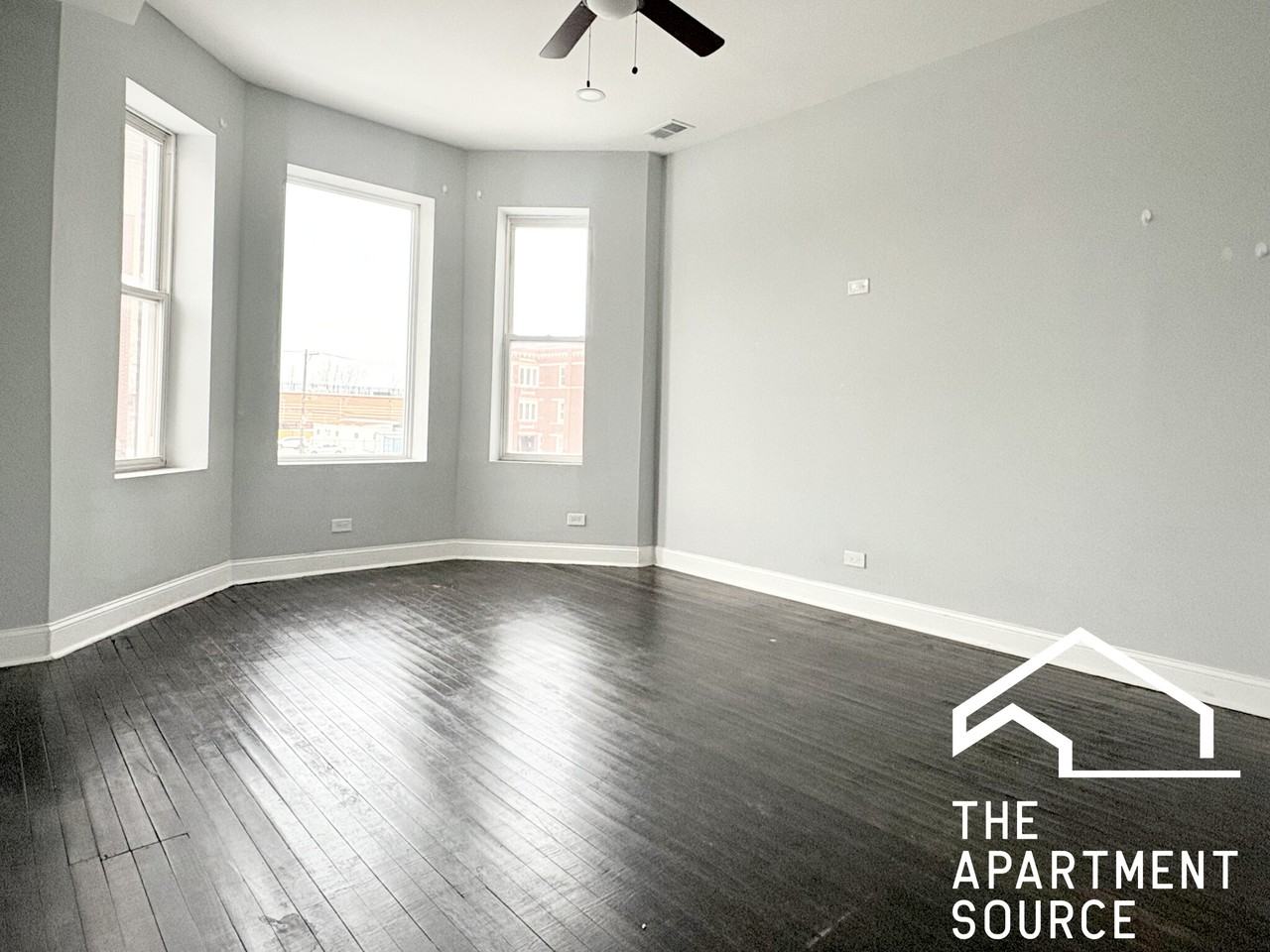 3539 W Grenshaw St #2 - Photo 4 of 10