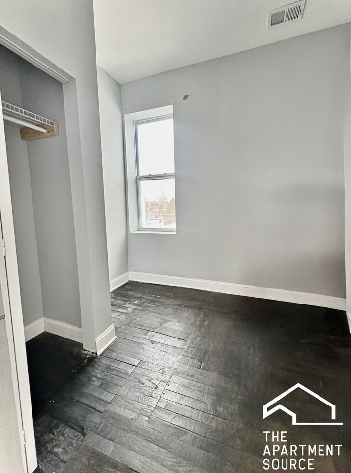 3539 W Grenshaw St #2 - Photo 7 of 10