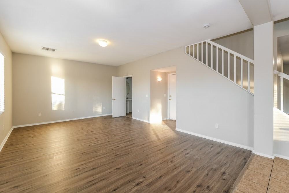 6963 W Palmaire Ave - Photo 5 of 17