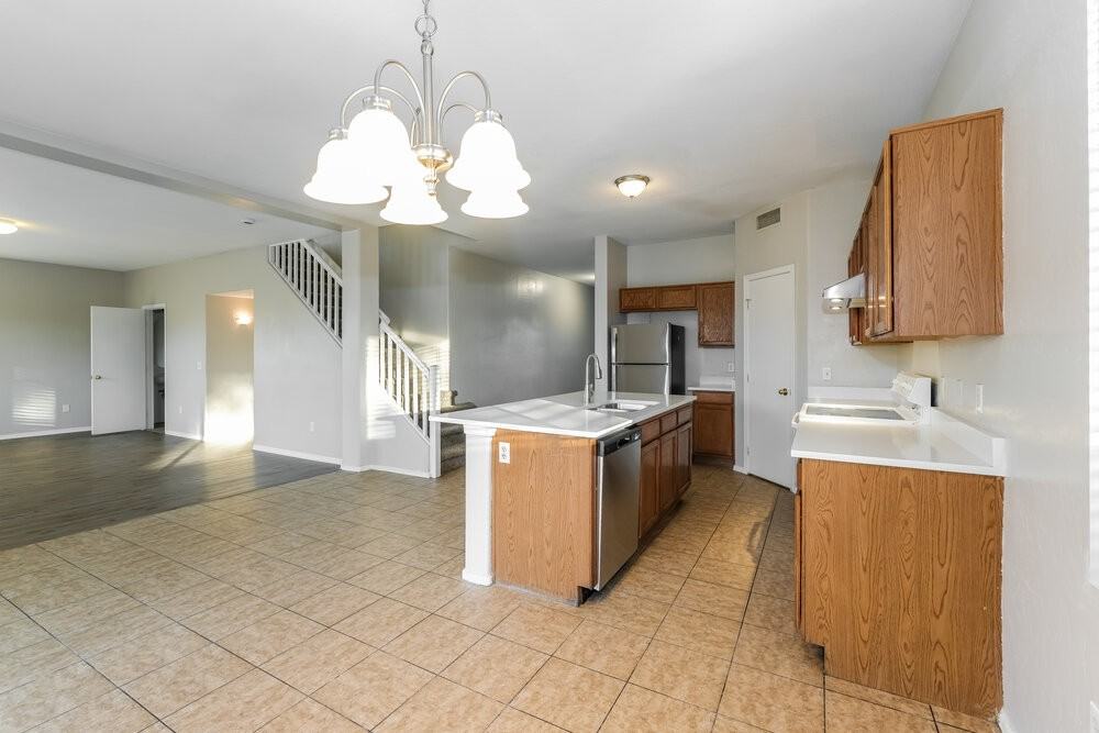 6963 W Palmaire Ave - Photo 7 of 17