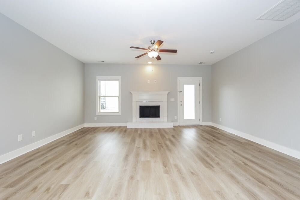 4113 Stark St - Photo 5 of 17