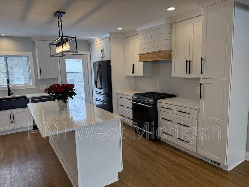 1317 Morgan St Nw - Photo 4 of 25