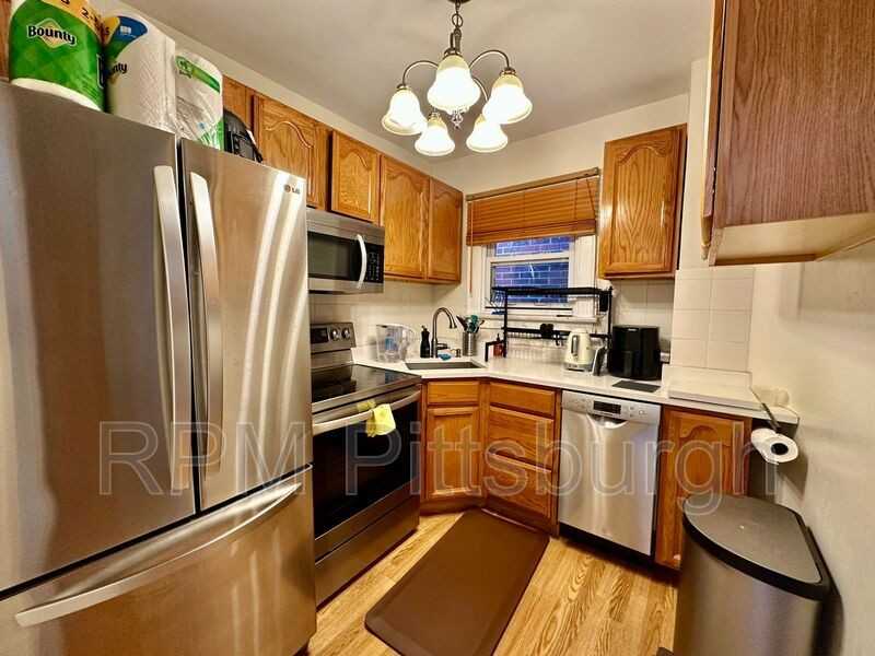 6526 Rosemoor Street - Photo 6 of 17