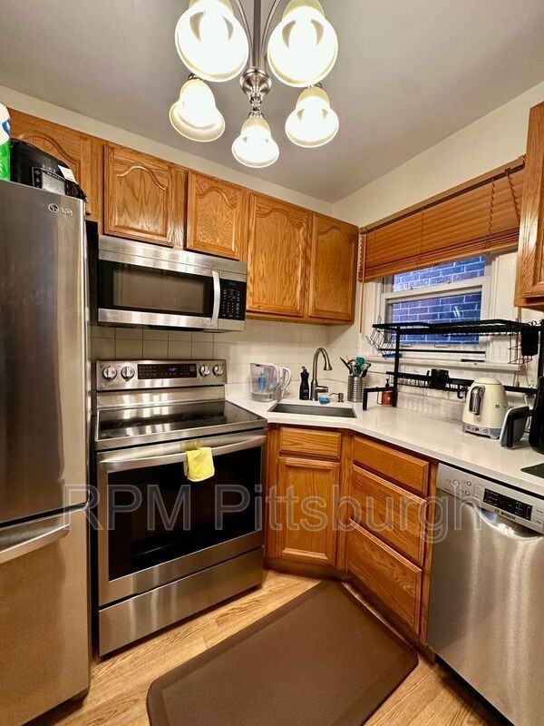 6526 Rosemoor Street - Photo 7 of 17