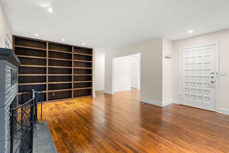 9702 Southwest Brookside Drive - Photo 3 of 20