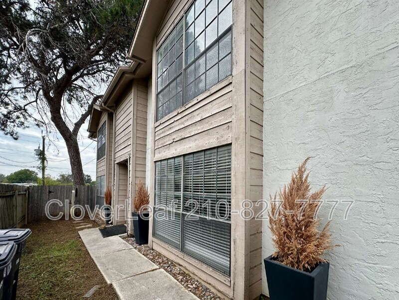 10563 Starcrest Dr - Photo 2 of 32