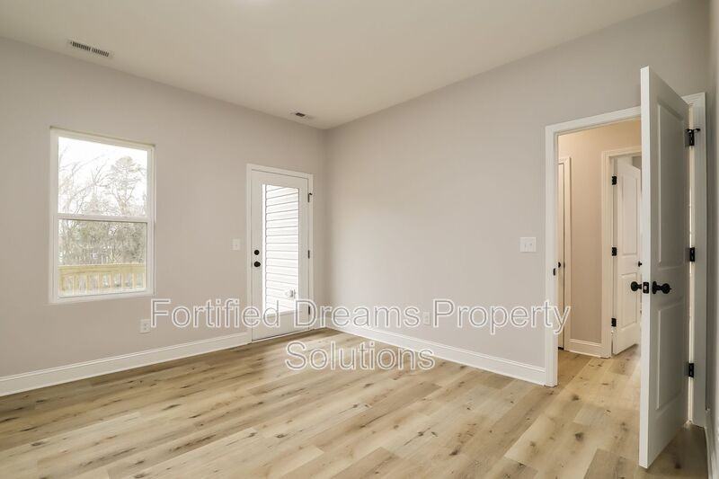 1227 Saint Regis Dr - Photo 7 of 13