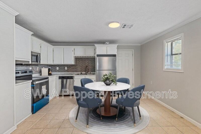 535 West Lyons Street - Photo 3 of 10