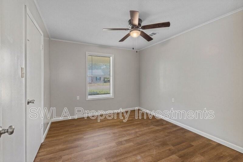 535 West Lyons Street - Photo 6 of 10