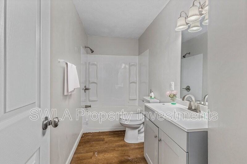 535 West Lyons Street - Photo 7 of 10