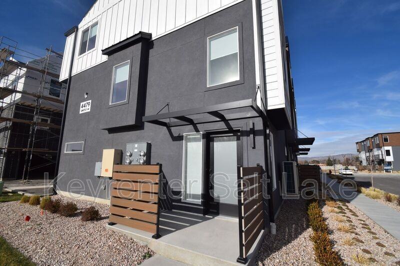 4479 Millcreek Circle - Photo 3 of 28