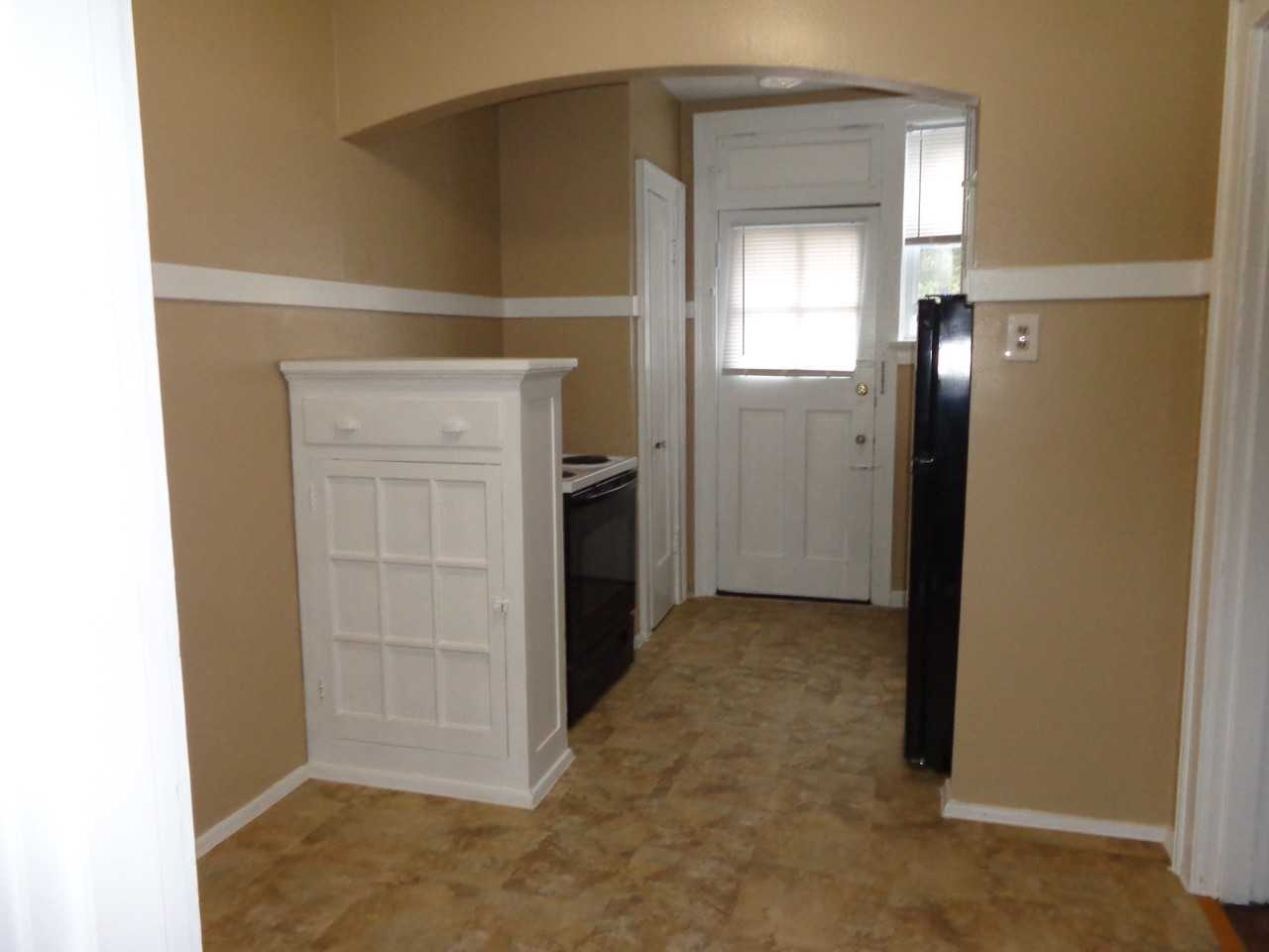 4931 Winona - Photo 2 of 5