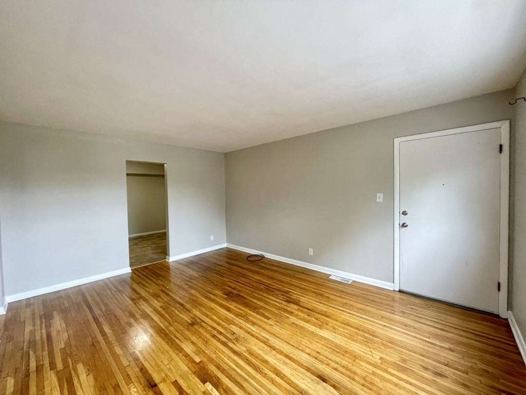 1658 Maywick - Photo 2 of 10