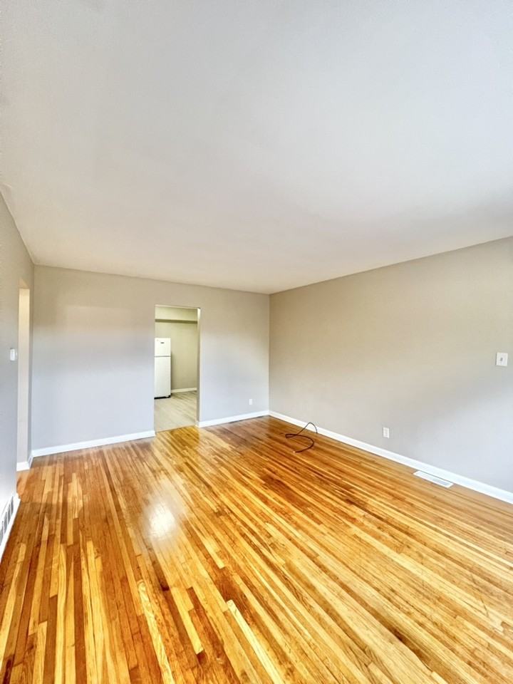 1658 Maywick - Photo 5 of 10