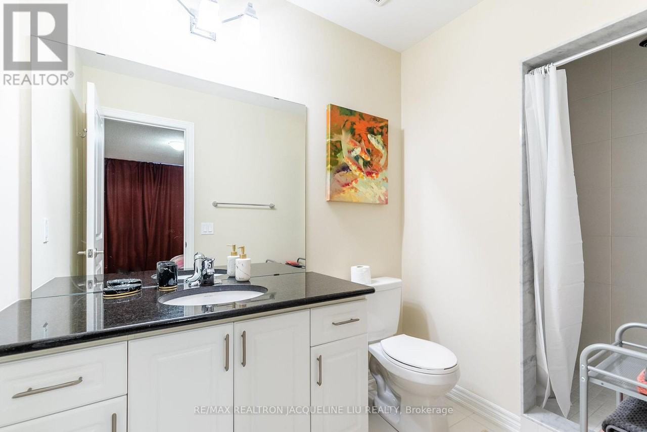 Southshore Cres - Photo 2 of 8