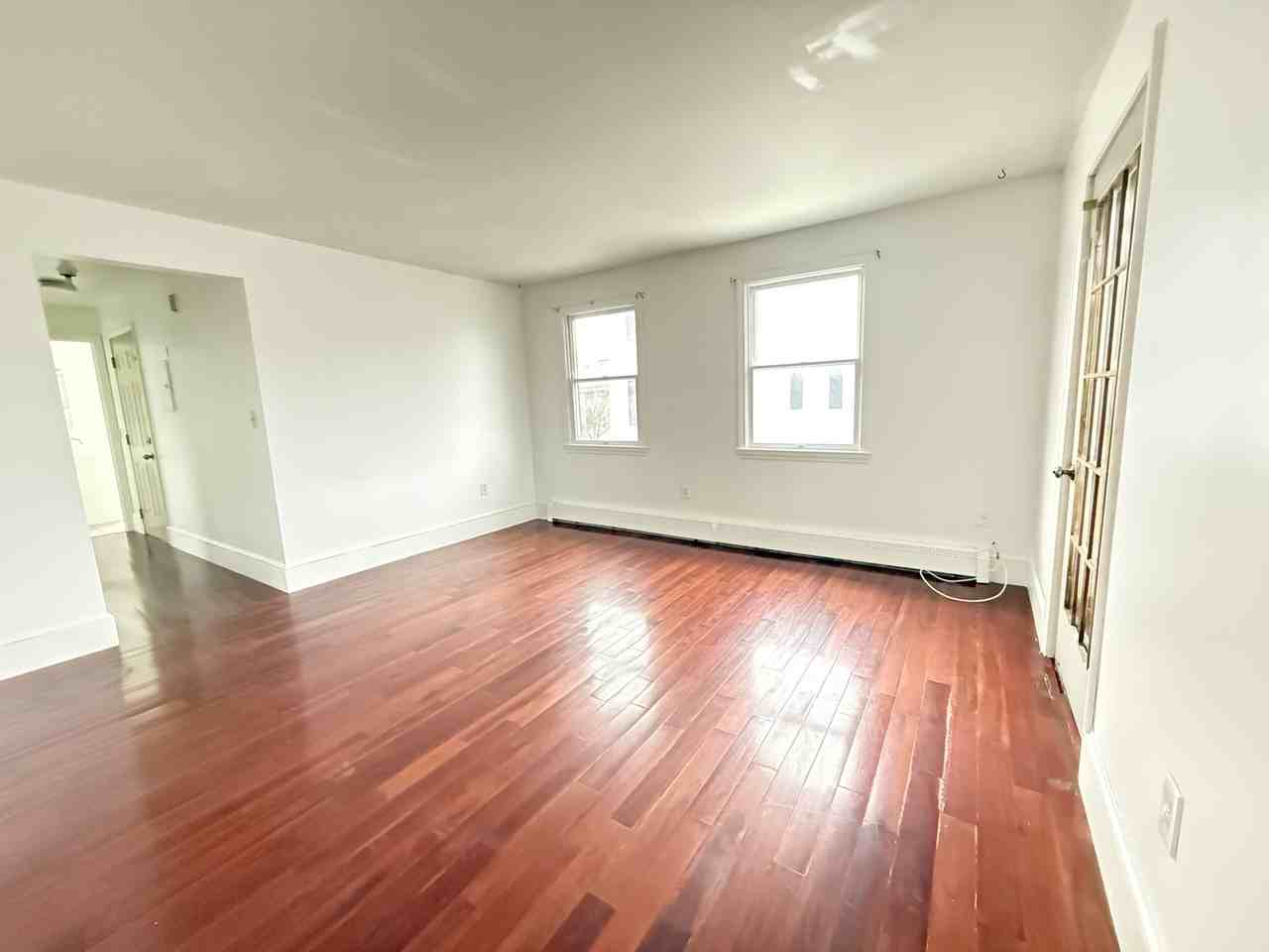 122 Sumner St #2 - Photo 6 of 13