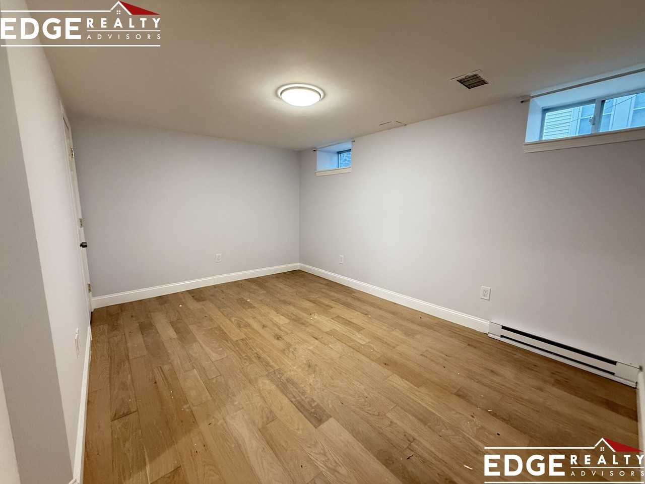 8 Delaware Place #B - Photo 7 of 12