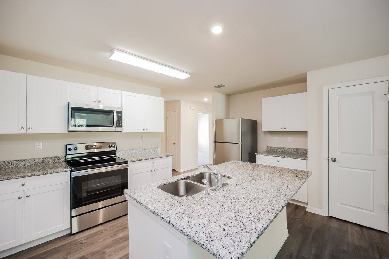 9076 Aegean Cir - Photo 6 of 20