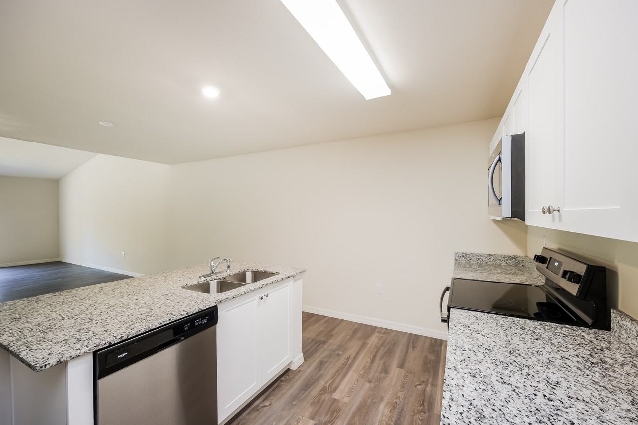 9076 Aegean Cir - Photo 7 of 20