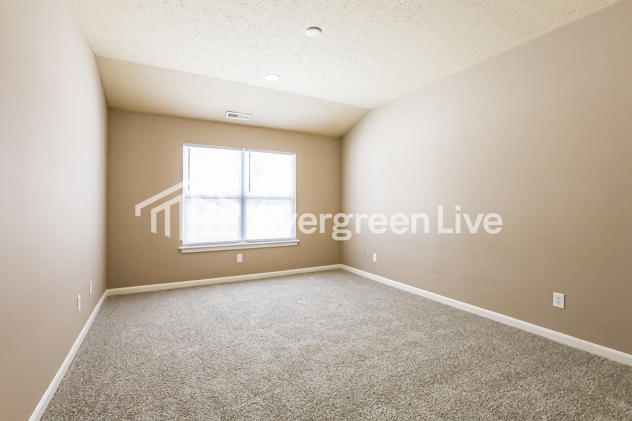 2004 Lisa Walk Dr - Photo 6 of 16