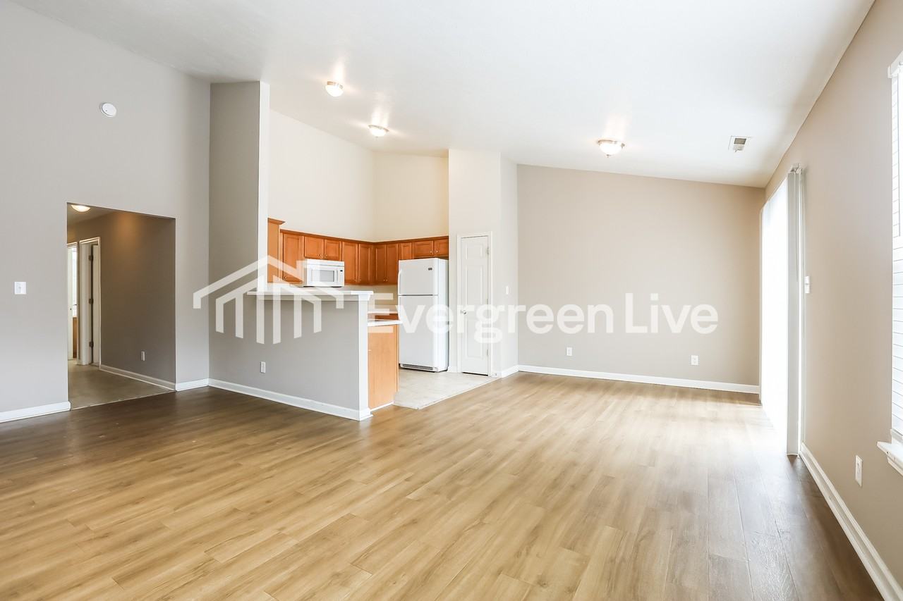 2017 Lisa Walk Dr - Photo 4 of 16