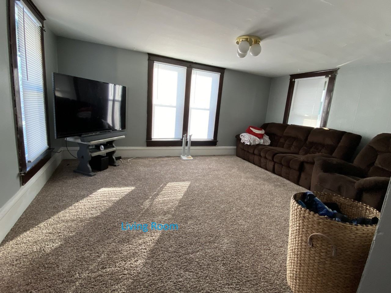 310 Superior St #310UPPER - Photo 2 of 12