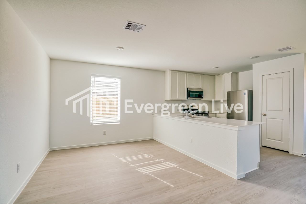 732 Magnolia Colony Court - Photo 5 of 15