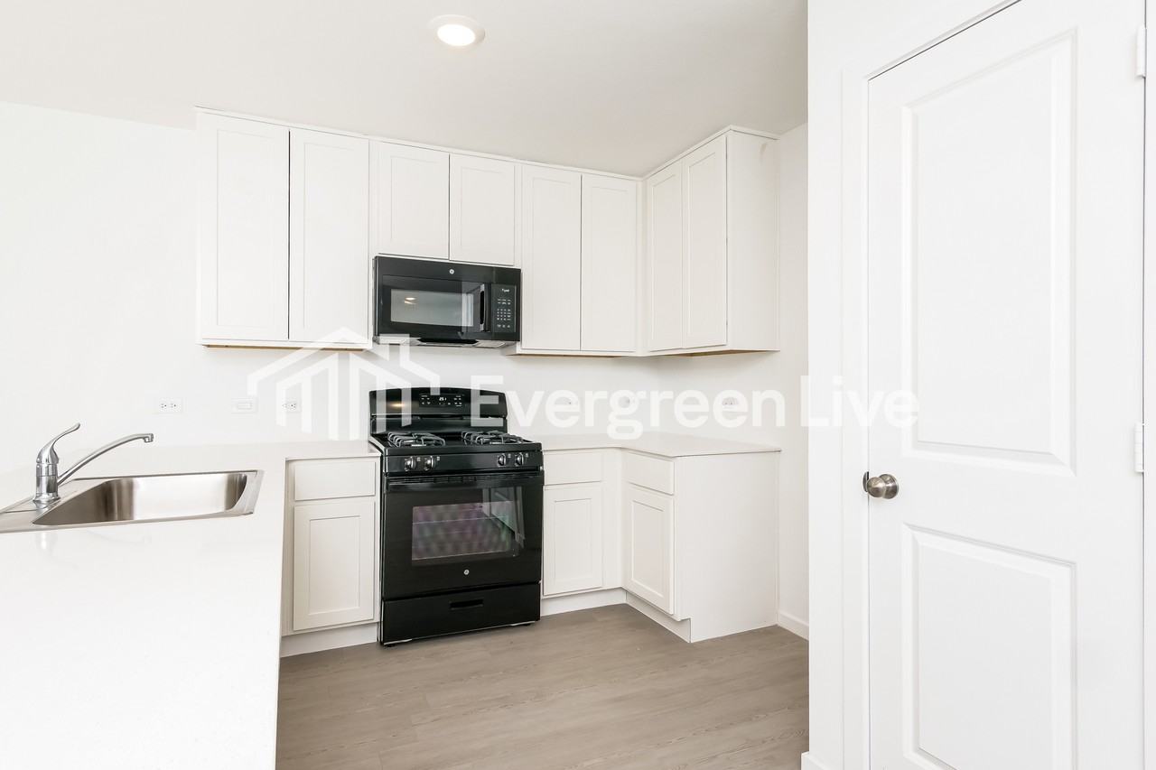 12520 Huntington Ridge Way - Photo 7 of 16