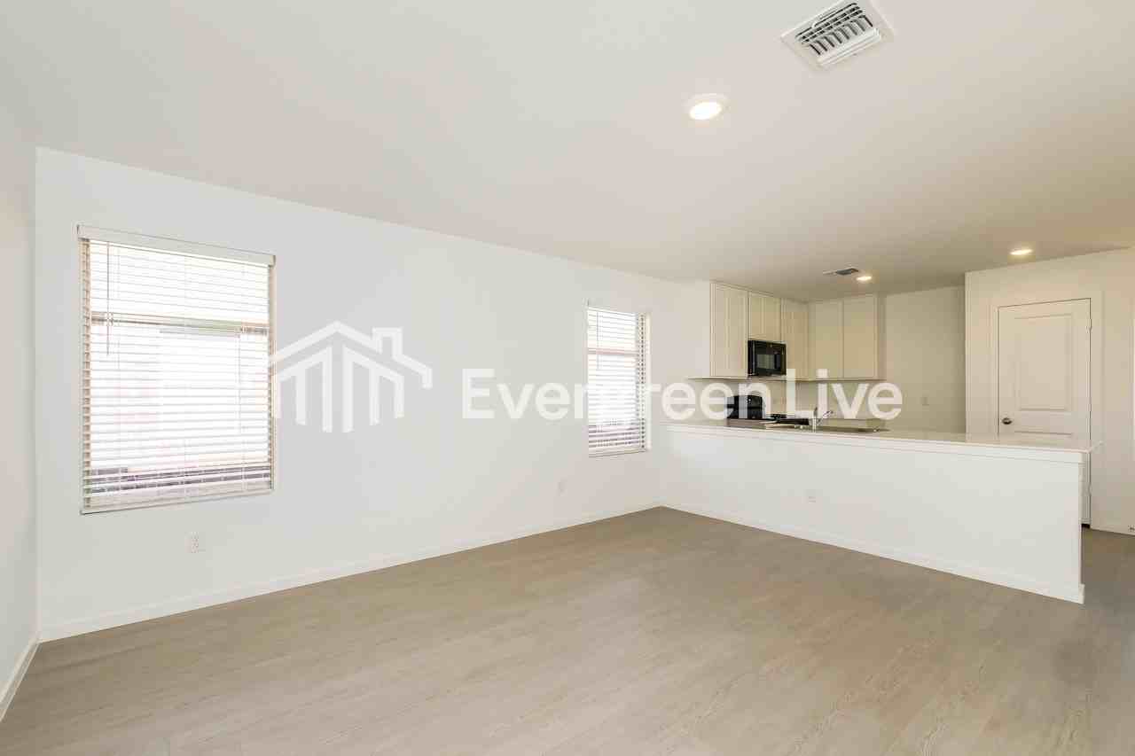 12524 Huntington Ridge Way - Photo 3 of 16