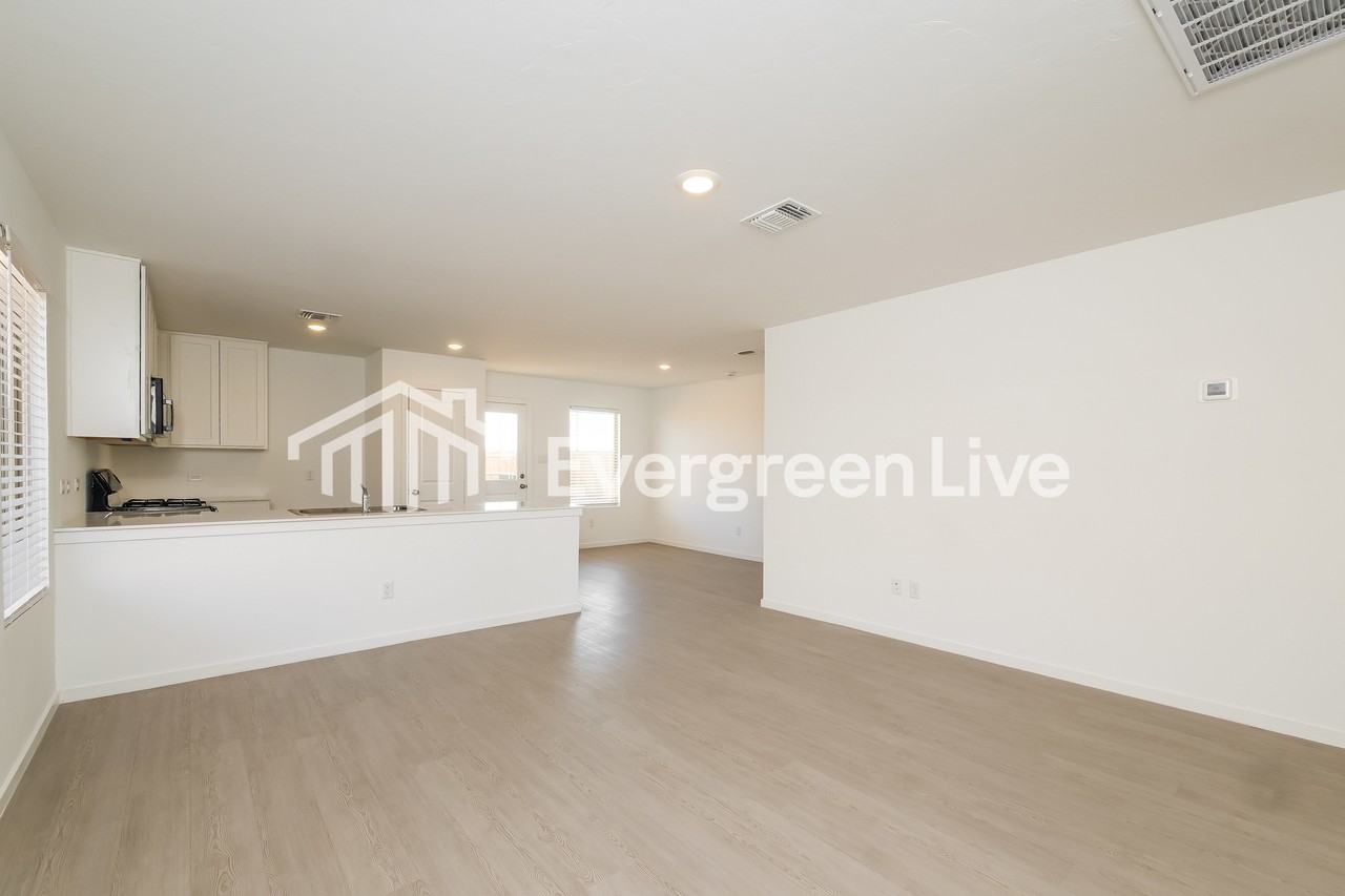 12524 Huntington Ridge Way - Photo 4 of 16