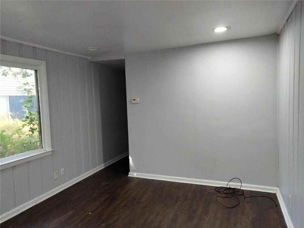 873 Midway Street Southeast - Photo 3 of 10